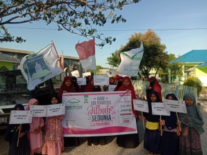 Semarakkan Hari Solidaritas Jilbab Sedunia, PW Muslimat Hidayatullah Gorontalo Tebar 1500  Jilbab Gratis