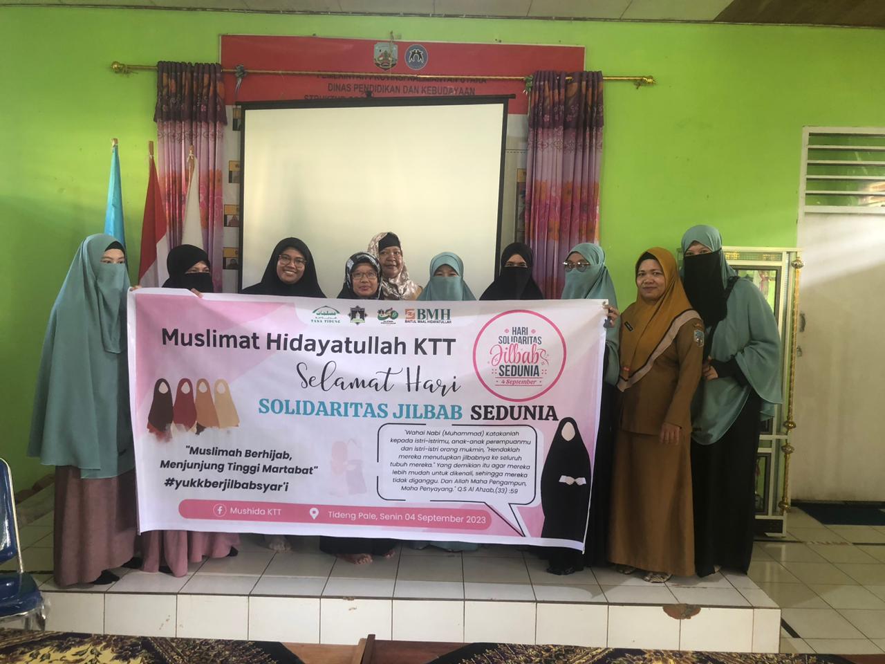 Peringati Hari Solidaritas Hijab Internasional, PD Mushida Tana Tidung Salurkan Jilbab Gratis Bagi Muslimah Muallaf