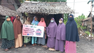 Sebarkan Jilbab Gratis, PW Mushida Riau Manfaatkan Momen Hari Solidaritas Hijab Internasional