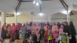 Peringati Hari Solidaritas Hijab Internasional, PW Mushida Bali Berbagi Jilbab Gratis