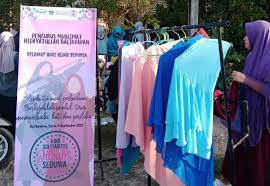 Road to Silatnas Hidayatullah, PD Mushida Balikpapan Bagikan Jilbab Gratis Pada Hari Solidaritas Hijab Internasional