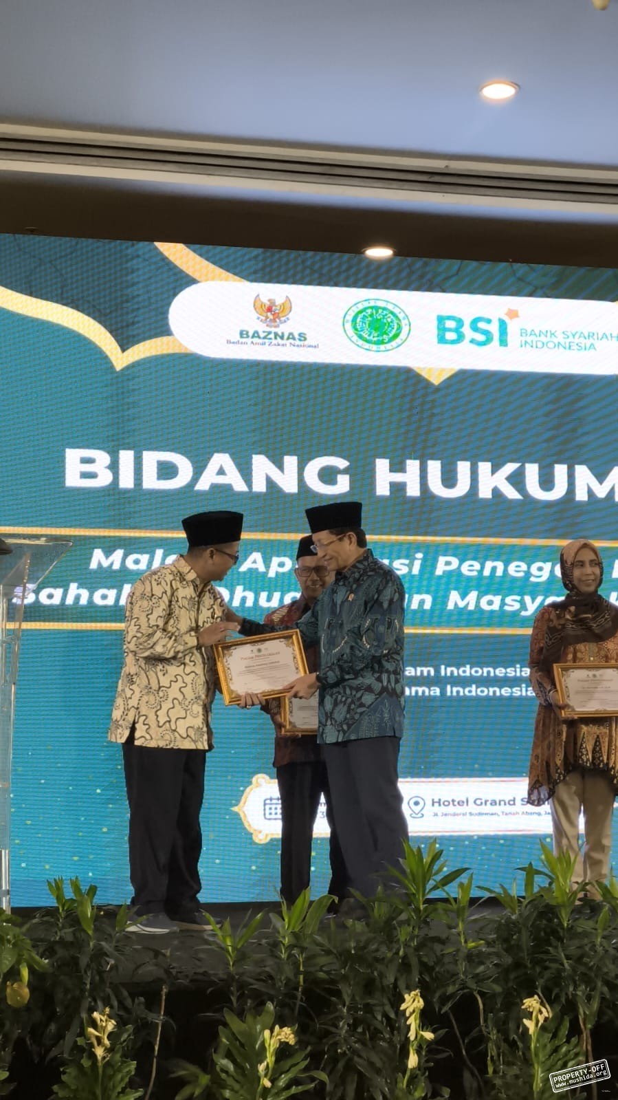 Dudung Amadung Abdullah Raih Penghargaan MUI
