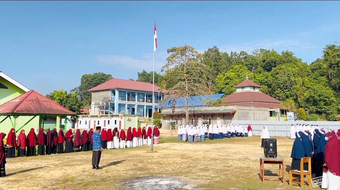 Dari Pesantren untuk Negeri, Muslimat Hidayatullah dan Santri Putri Hidayatullah Kendari Semarakkan HUT RI ke-81
