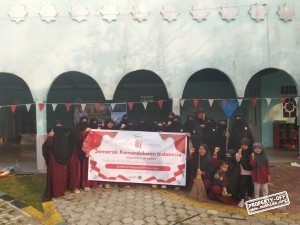 Semarak HUT RI ke-81, Muslimat Bulungan Gelar Senam Sehat dan Bersih-Bersih Lingkungan