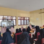 English Meeting Muslimat Hidayatullah Parepare: Asah Kemampuan Bahasa Internasional Santri