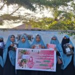Mushida Gorontalo Semarakkan HSJD melalui Sedekah Jum’at dan Berbagi Jilbab
