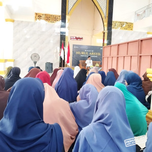 Pengajian Umum Muslimat Hidayatullah Kendari Tegaskan Hidup Mulia Bersama Al-Qur’an