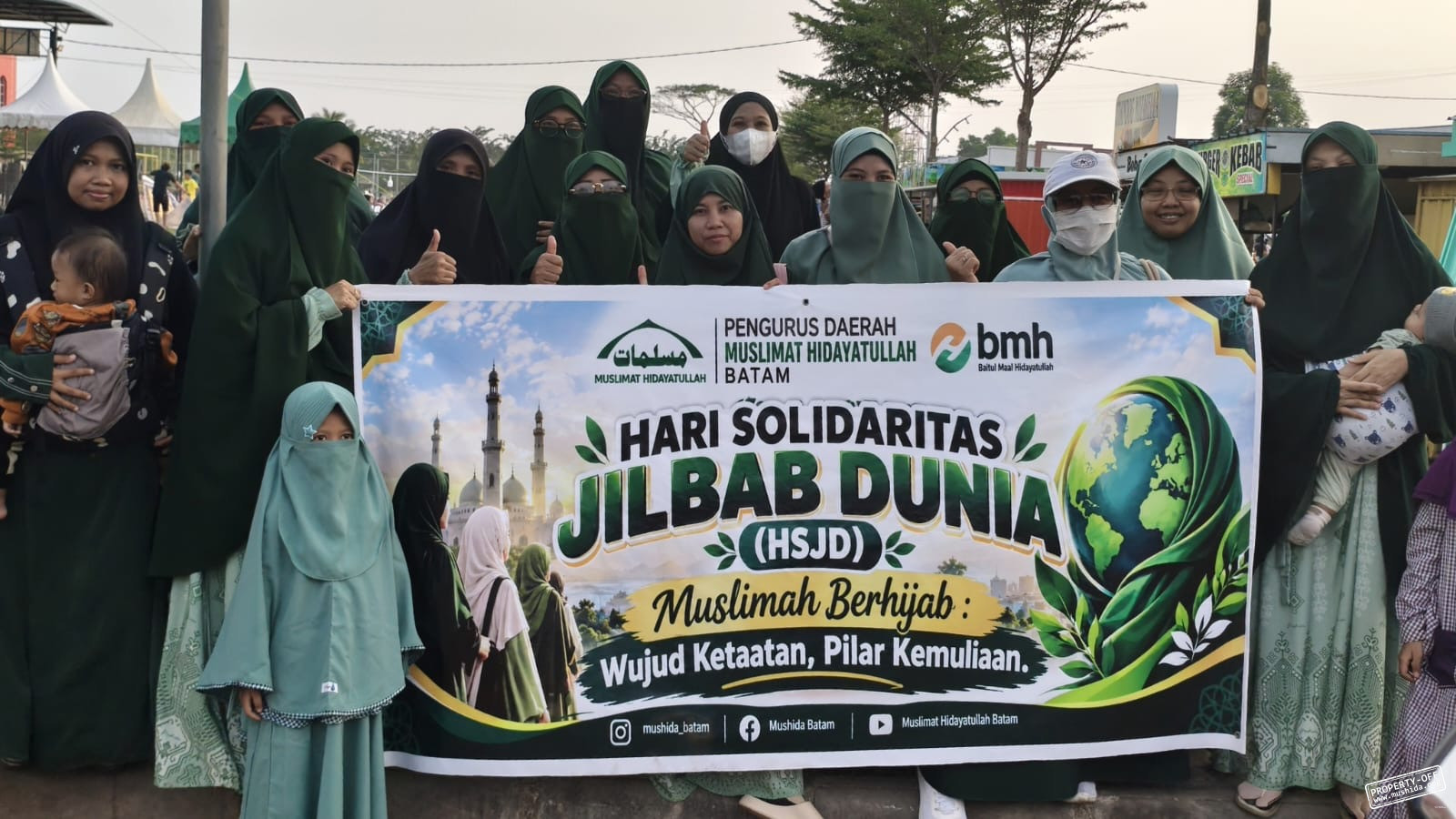Muslimat Hidayatullah Batam Semarakkan HSJD melalui Aksi Berbagi Pakaian Muslimah