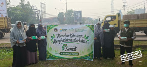 Sedekah Jum’at PD Mushida Pontianak Hadirkan Kepedulian di Tengah Kabut Asap