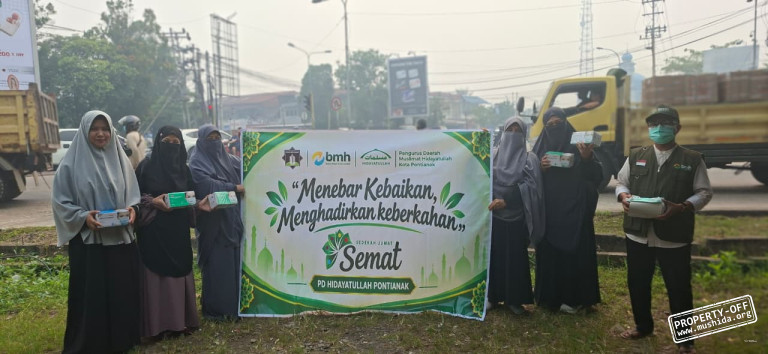 Sedekah Jum’at PD Mushida Pontianak Hadirkan Kepedulian di Tengah Kabut Asap