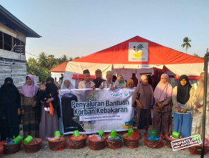 Muslimat Hidayatullah Bone dan Laznaz BMH Salurkan Bantuan Untuk Korban Kebakaran