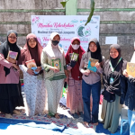 Tebar Keberkahan Di Hari Solidaritas Jilbab Sedunia, Muslimat Hidayatullah Jeneponto Berbagi Hijab