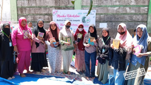 Tebar Keberkahan Di Hari Solidaritas Jilbab Sedunia, Muslimat Hidayatullah Jeneponto Berbagi Hijab