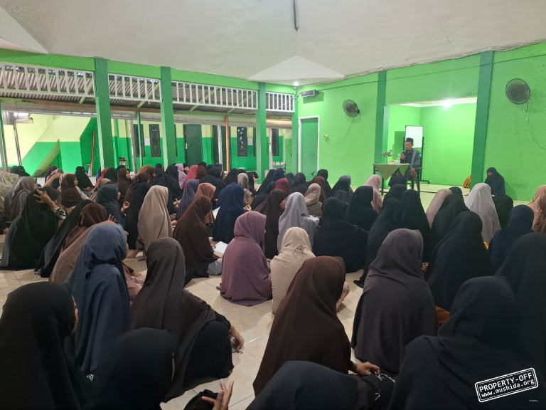 PD Muslimat Hidayatullah Kota Ternate Perkuat Pemahaman Fiqih Sholat Pada Kegiatan Taklim Jum’at