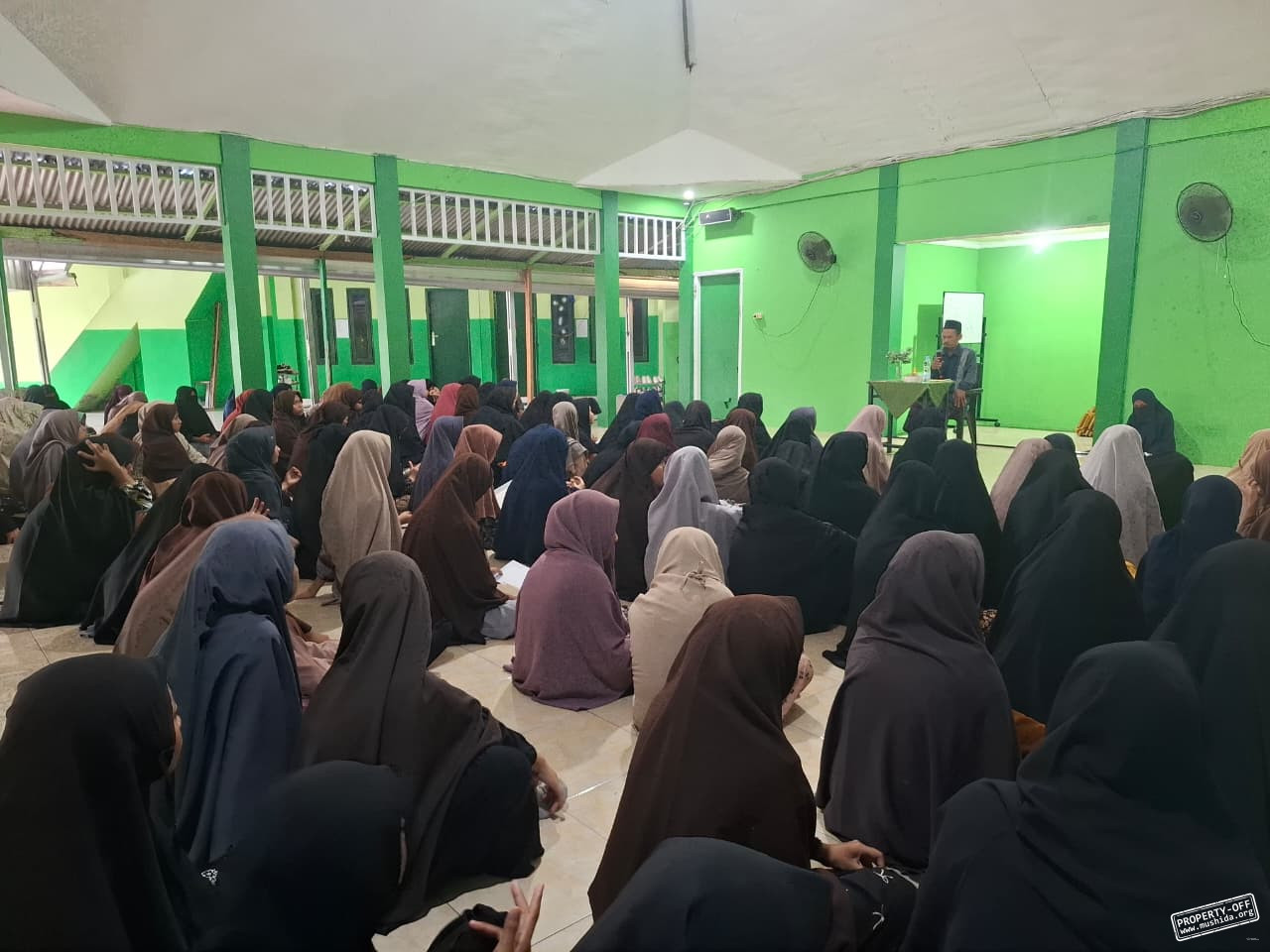 PD Muslimat Hidayatullah Kota Ternate Perkuat Pemahaman Fiqih Sholat Pada Kegiatan Taklim Jum’at